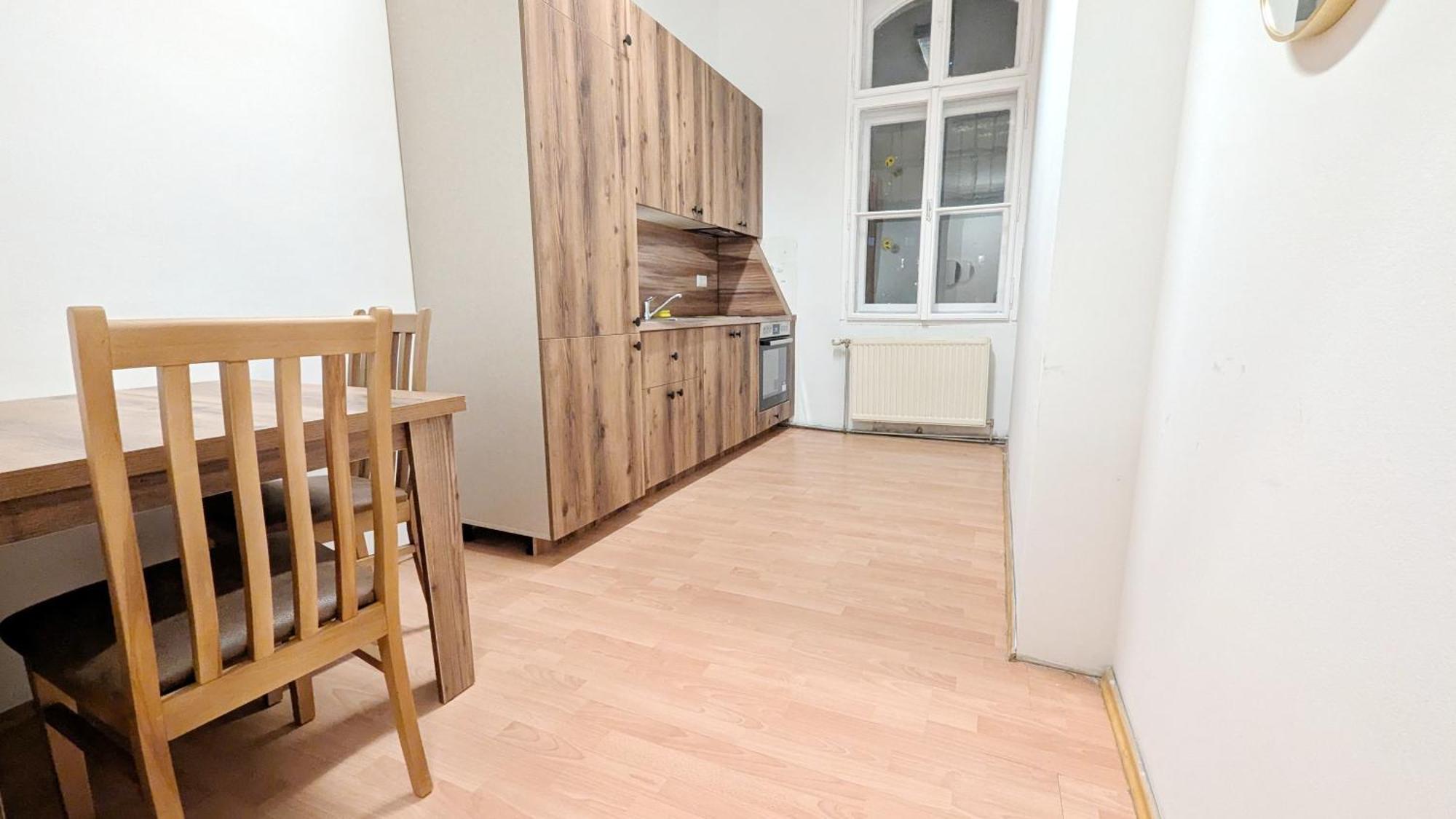 Privatunterkunft Spacious - 15 Min From Airport & Center, 5 Min From Main-bus Station Ez 12